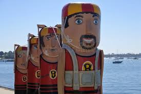 Sguardo Gigante Del Pesce Della Cernia Immagine Stock