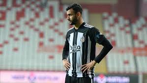 Kiralık olarak siyahbeyazlı formayı giyen başarılı oyuncu, 17 asistle beşiktaş'ın. Besiktas Haberi Rachid Ghezzal Geri Donuyor Besiktas Bjk Haberleri Spor