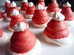 Meringues Bonnets De Pere Noel Chez Ale Biscuit De Noel Bonbons De Noel Confiseries De Noel