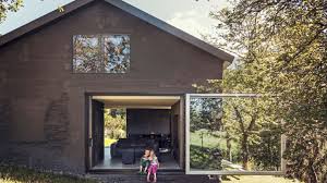 The right combination of paint schemes for house exterior use on your home will create appeal. Hausfassade In Schwarz Geht Das Schoner Wohnen