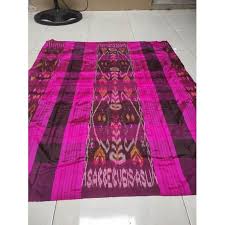 Dec 05, 2020 · misalnya untuk pakaian adat bodo dibuat dari kain muslin, sedangkan untuk pakaian adat tutu dibuat dari kain lipa sabbe atau lipa garusuk. Harga Sutra Bugis Asli Terbaru Agustus 2021 Biggo Indonesia