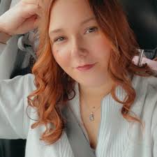 Who owns the house between Valdez and Anchorage?