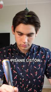 Jakich codziennych sytuacji nie wyobrażacie sobie w świecie bez papieru? 🧻  Komentarze są Wasze! 😅