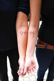 Partner Tattoos 53 Anregende Ideen Herzschlag Tattoo Paar Tattoos Tattoo Ideen