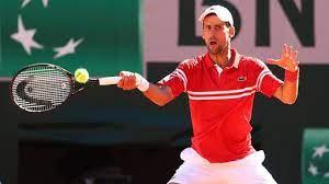 Novak djokovic v stefanos tsitsipas: Gwmquan7cmwxtm