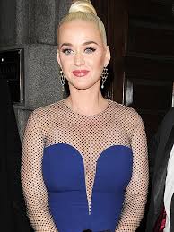 Katy perry and orlando bloom have been getting in some rest and relaxation for the past couple weeks! Katy Perry Pushes Baby Daisy Dove 6 Mos In A Stroller On Rare Outing With The Infant In Hawaii Sunriseread