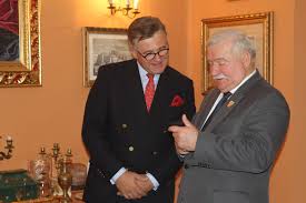 Résultat de recherche d'images pour "lech walesa cover of time"