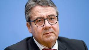 Bei der deutschen bank gibt es nun unmut. Deutsche Bank Wahlt Sigmar Gabriel In Aufsichtsrat