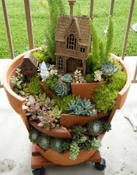 16 Decorations Trop Chouettes A Faire Avec Des Pots De Fleurs Avec Images Jardins Miniatures Mini Jardins Idees Jardin