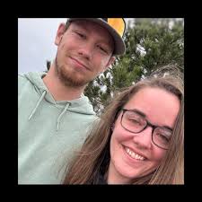 Is a 2024 1up Trixx with a 2up seat a legal two-seater?