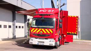 Prénom et flammes en arrière plan! Focus Sur Le Camion Pc Des Sapeurs Pompiers Youtube