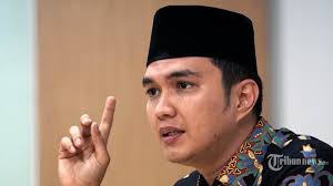 Dilansir tribunwow.com, hal itu terungkap melalui tayangan di kanal youtube dewi pessik. Cerai Saat Berjuang Lawan Kanker Aldi Taher Sempat Ngemis Ingin Rujuk Akui Akan Menikah Lagi Tribunnews Com Mobile