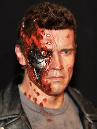 Art-Zone: custom T-800 Enterbay Battle Damaged Edition di Doc Logan,  artista italiano