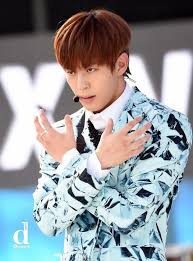 Netizens Offer Constructive Criticism For Bad K Pop Idol Singers Koreaboo Singer Vixx Hongbin Vixx