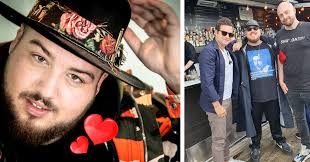He's done everything from singing Anis Don Demina Avslojar Dolda Kampen I Melodifestivalen Hant