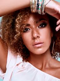 Saturate your hair with warm water and massage your scalp to break up sediment and product residue before applying your shampoo. Ogx Hydrate Revive Argan Oil Of Morocco Haarmaske 168 G Amazon De Beauty