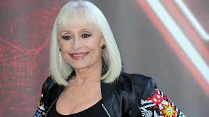 La artista italiana raffaella carrà falleció este lunes a los 78 años de edad, según confirmaron sus familiares. Hsryfxe7jd8xtm