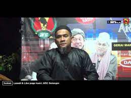 Ini ku sendiri menangisi pemergianmu kekasih dan cuba memujuk rindu yang pedih tercalar di sudut ingatanku airmataku kau renang bahagia tika begini aku. Kisah Hidup Ejam Medicine Sebelum Berhijrah Kisah Dunia