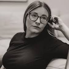 Janine Young's Instagram, Twitter & Facebook