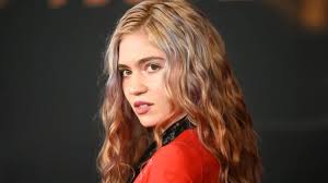 Grimes reagon për vizitën e djalit të saj me Musk: Nuk duhet të shfaqet në  publik