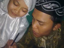 Selain itu amalan doa ini juga bermanfaat untuk menyadarkan suami akan tanggungjawabnya sebagai kepala rumah tangga. Doa Mustajab Agar Suami Tunduk Kepada Istri