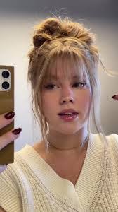 Silvia Barnett's Instagram, Twitter & Facebook