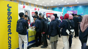 Meet zainal azzan, prudential agency trainer as he talks us through his aspirations for malaysia and the role he plays in ensuring. Talentcorp Malaysia On Twitter Fresh Grads Looking For Job Head Over To Universiti Malaysia Perlis For Sector Focused Career Fair Today Till 5pm