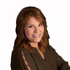 Heidi Carver's Instagram, Twitter & Facebook