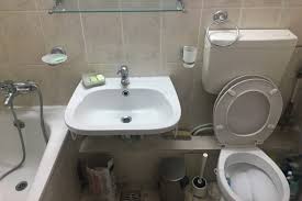Apartament generos cu 2 bai, amenajat la cheie. 6 Modele De BÄi Mici Amenajate In Blocuri Comuniste