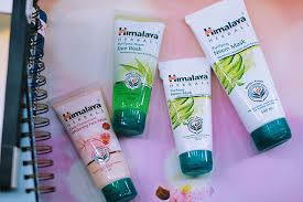 Okay yang ni aku pakai mula mula okay tau lepastu tak tau lah kenapa lahai minyak bertambah dan sekarang ni ahaha aku dok tengok ramai orang dok pakai himalaya , pencuci muka yang kesembilan belas. Review Himalaya Herbals Purifying Neem Face Wash Mask Aprijanti