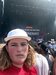 Karin Dawson's Instagram, Twitter & Facebook