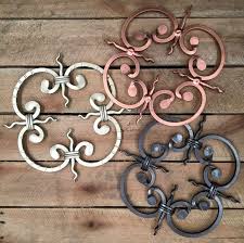 Rosetas Em Ferro Forjado Com Precos Promocionais Cod 16 1 Bronze Cod 16 2 Cobre Cod 19 1 Ouro R 84 20 Peca Dimensoes Ferro Forjado Modelos De Corrimao Ferro