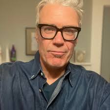 And Dru still carrying round that lil ashy ass pic of Everett he drew in  class bout 3 yrs ago😭🤣