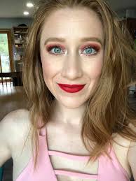 Contouring techniques for a smaller nose shape