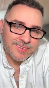 Babe if you believe I'm a good singer and you still love my songs I would  be glad to get a heart from you honey ❤️