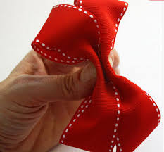 May 19, 2021 · en el video de hoy les mostrare como realizar 9 moños o lazos super sencillos y rápidos de hacer para decorar nuestros regalos de esta manera cada regalo que entregues, estará lleno de tu toque personal. Como Hacer Cintas O Lazos De Cabello Para Vender