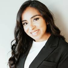 Denise Cardoso's Instagram, Twitter & Facebook