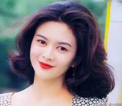 Bạn thân vô tình tiết lộ nhan sắc thật của đệ nhất mỹ nhân Hong Kong đúng  sinh nhật 60 tuổi