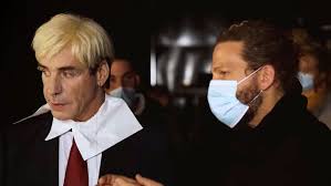 Earlier this month, lindemann released a music video for the orchestral version of his latest solo single, lubimiy gorod, sung entirely in russian, for the original motion picture devyatayev. Rammstein Till Lindemann Isst Vegan So Ging Es Hinter Den Kulissen Zu