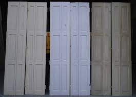 volet bois c est si beau le charme des maisons anciennes volets interieurs volet bois fenetre en bois