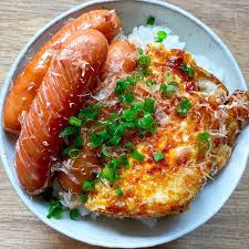 目玉焼きに タレを加えると 絶品極上丼がつくれるって知ってた 料理 レシピ レシピ 丼 レシピ