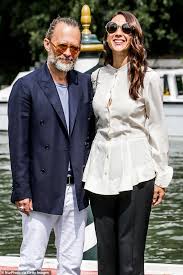 A song from hail to the thief, the album dedicated to jonny greenwood and sharona katan's first child. Radiohead S Thom Yorke 51 Marries His Girlfriend Of Three Years Dajana Roncione 36 In Sicily Daily Mail Online