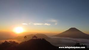 Indonesia Sunrise Dieng Wonosobo Http Infojalanjalan Com Tempat Favorit Menikmati Pemandangan Matahari Terbit Indones Matahari Terbit Pemandangan Indonesia