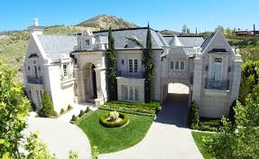 Glorious Estates In Calabasas California Calabasas Homes Mansions Celebrity Houses
