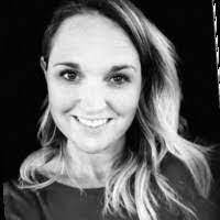 Elise Hackney's Instagram, Twitter & Facebook