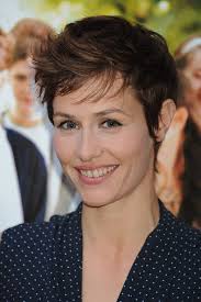 « soeur sourire » de stijn coninx (2009)l'histoire vraie de jeannine deckers plus connue sous le nom de « sœur sourire ». Cecile De France Photos Photos S Ur Sourire Paris Premiere Short Hairstyles For Women Short Hair Styles Womens Hairstyles