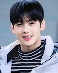 Cha Eun-woo official group