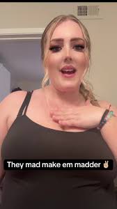 Caitlin Nardella Keeks