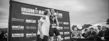 Après un bts commercial, il devient diplômé de l'ecole de journalisme et de communication de marseille. Devaste Gordon Ramsay Annonce Que Sa Femme Tana Enceinte De Cinq Mois A Perdu Le Bebe Jean Marc Morandini