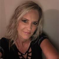 Suzanne Baggett's Instagram, Twitter & Facebook